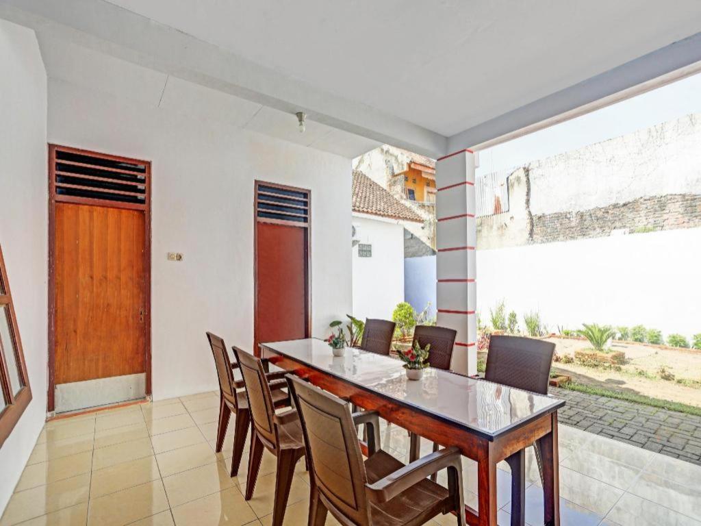 Oyo 90344 Wijayanti Otel Banyuwangi  Dış mekan fotoğraf