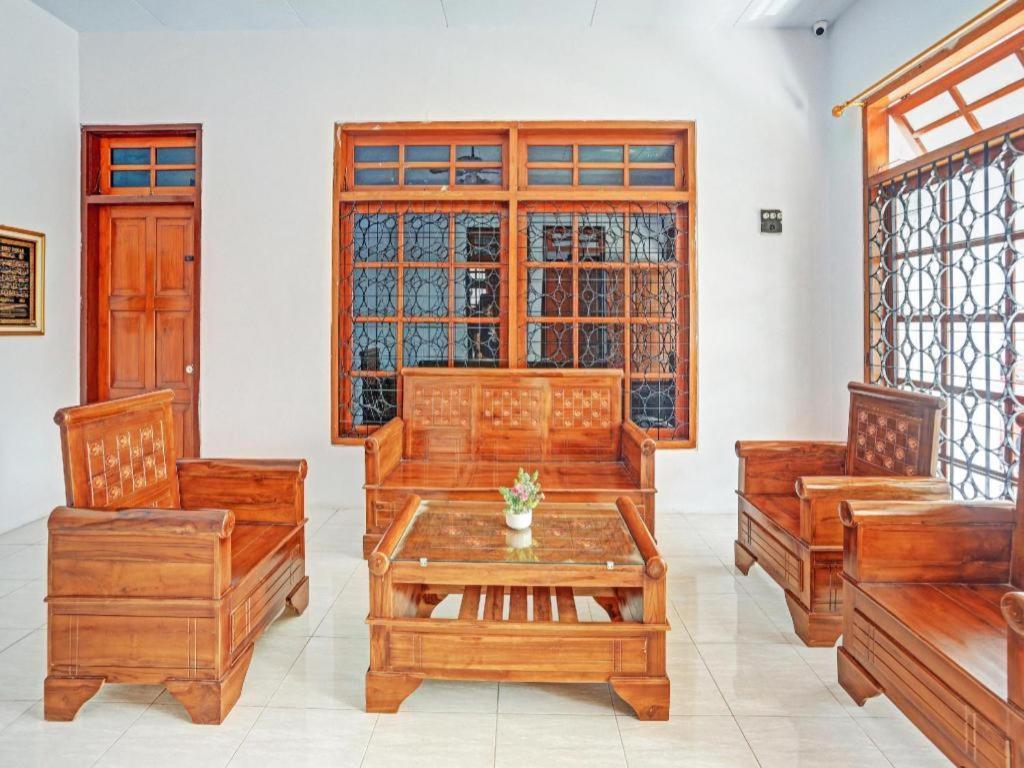 Oyo 90344 Wijayanti Otel Banyuwangi  Dış mekan fotoğraf